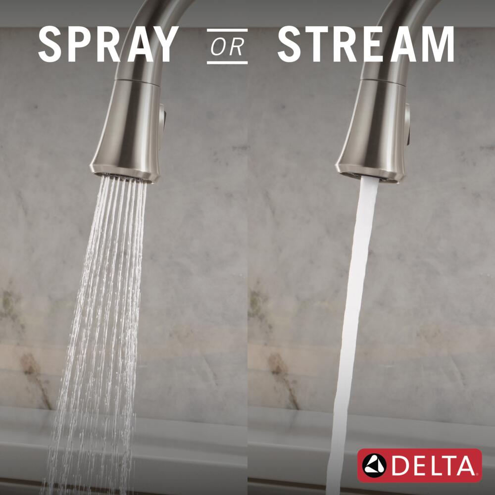 Delta Levette Stainless Steel Single Handle Deck-mount Pull-down Kitchen Faucet with Sprayer (Includes Deck Plate)