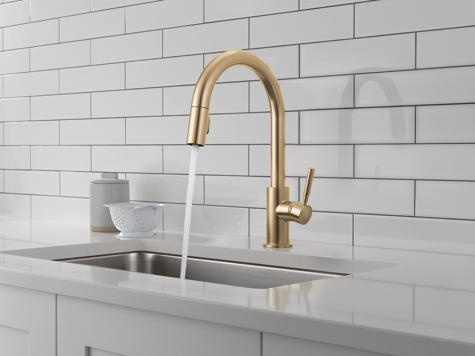 Delta Trask Gold Champagne Bronze Single Handle Deck-mount Pull-down Kitchen Faucet with Sprayer (Includes Deck Plate)