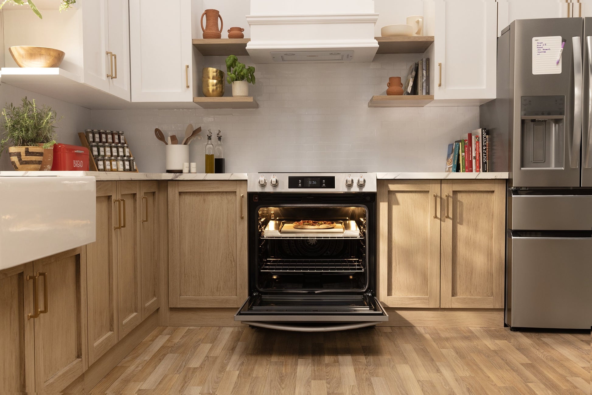 Frigidaire Gallery Stone-Baked Pizza 30-in Glass Top 5 burners 6.2-cu ft Air Fry Convection Oven Slide-In Electric Range (Smudge-Proof Stainless Steel)