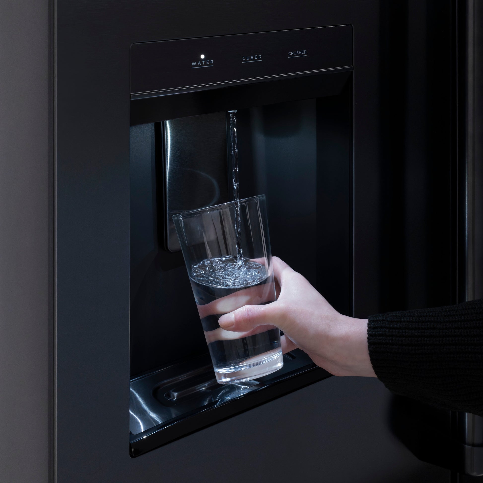 ZLINE KITCHEN & BATH Standard-Depth 28.9-cu ft 36-in Wide with Dual Ice Maker ( Black