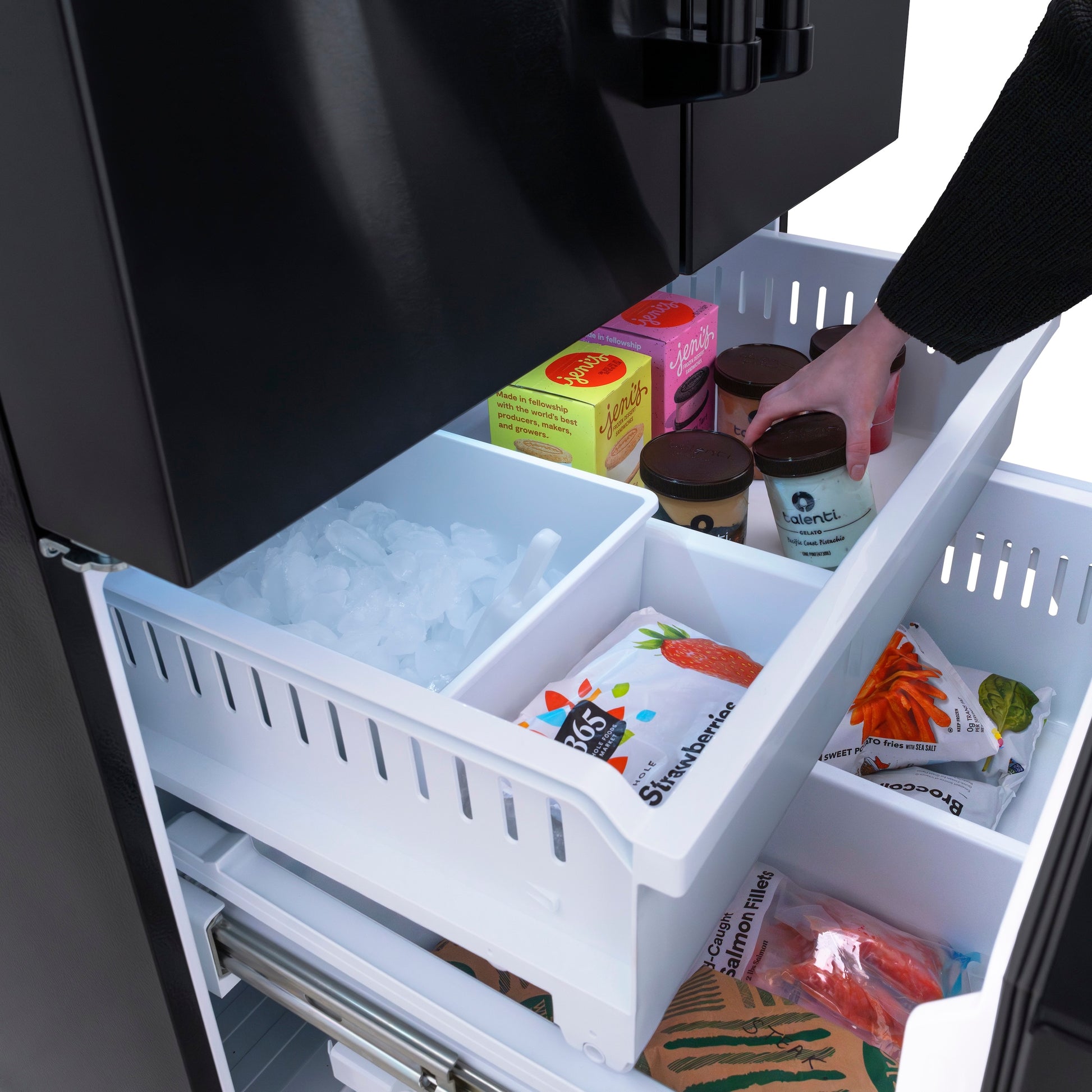 ZLINE KITCHEN & BATH Standard-Depth 28.9-cu ft 36-in Wide with Dual Ice Maker ( Black
