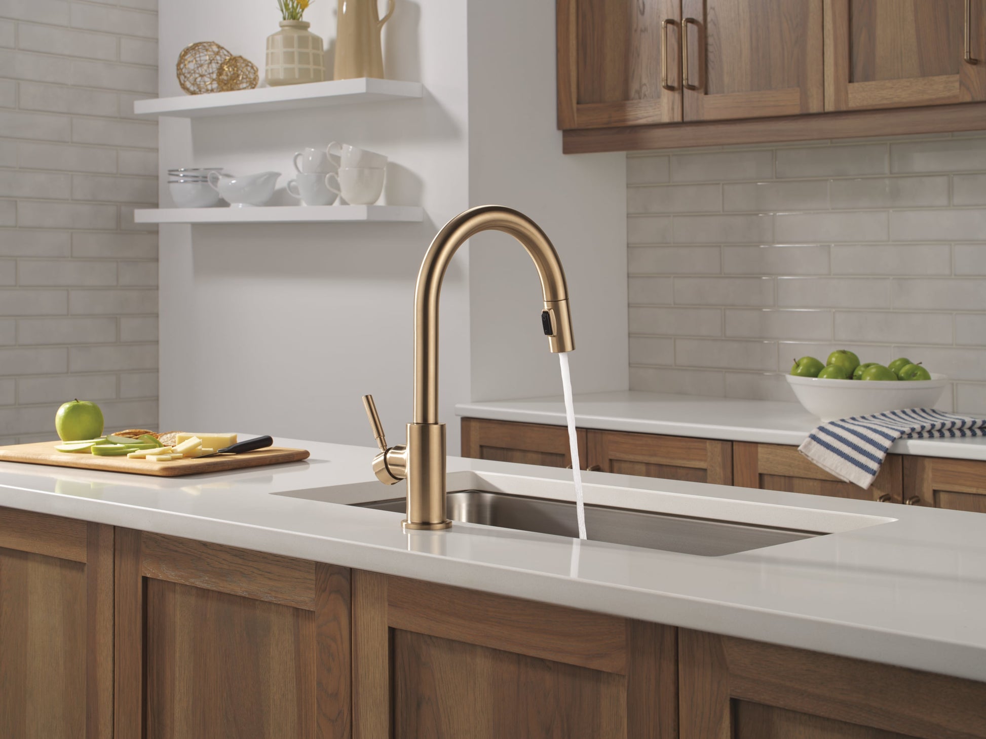 Delta Trask Gold Champagne Bronze Single Handle Deck-mount Pull-down Kitchen Faucet with Sprayer (Includes Deck Plate)