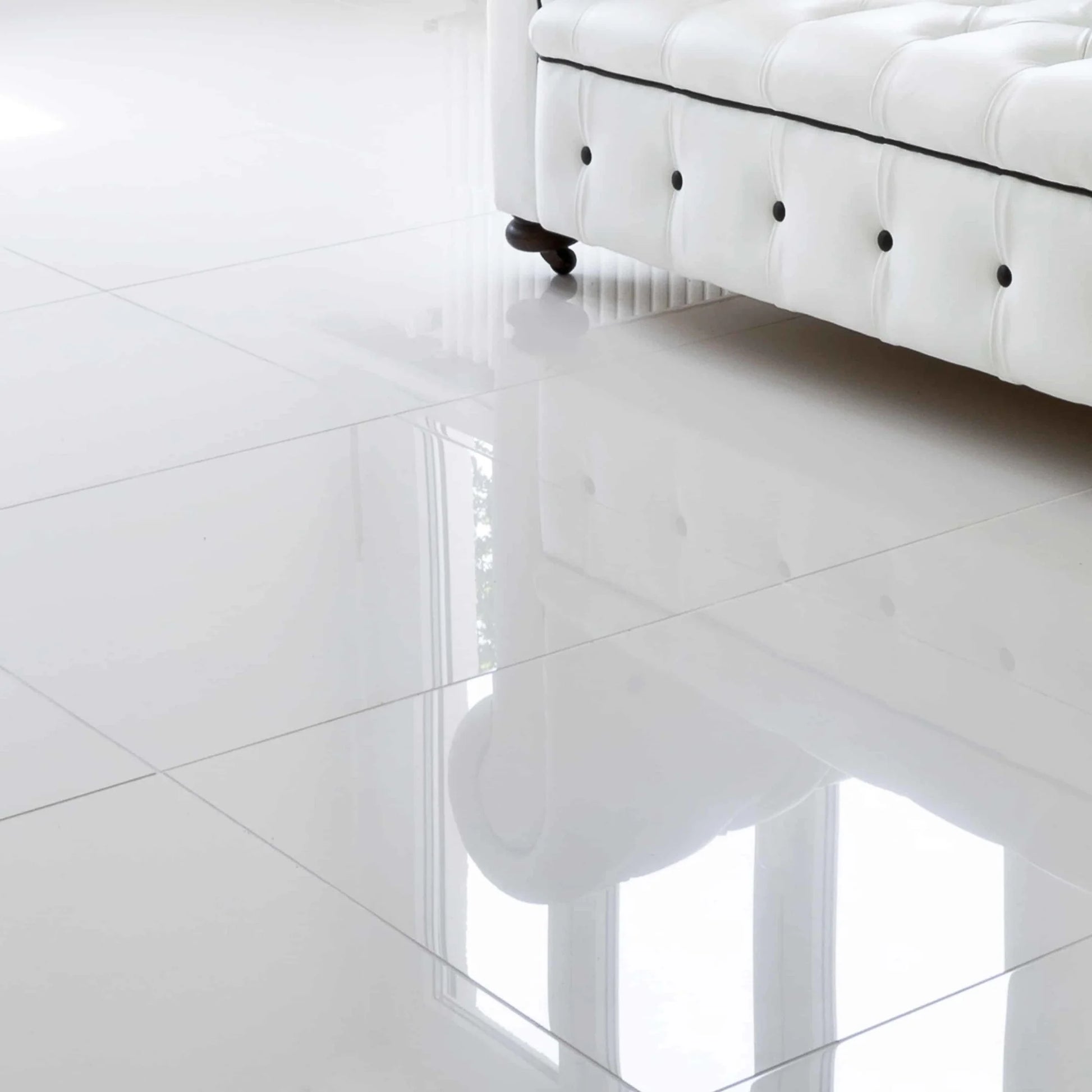 Launton Luster White 24x24 Polished, 8.5mm, 68 lbs, 15.5sf, 4pcs