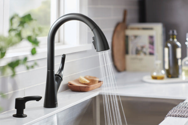 Peerless Parkwood Single Handle Pulldown Kitchen Faucet in Matte Black, P7935LF-BL, MSRP: $202.57, FINAL PRICE: $99.99 + TAX