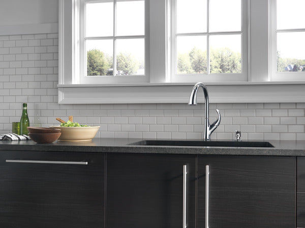 Peerless Parkwood Single Handle Pulldown Kitchen Faucet in Chrome, P7935LF, MSRP: $314.86, FIANL PRICE: $79.99 + TAX