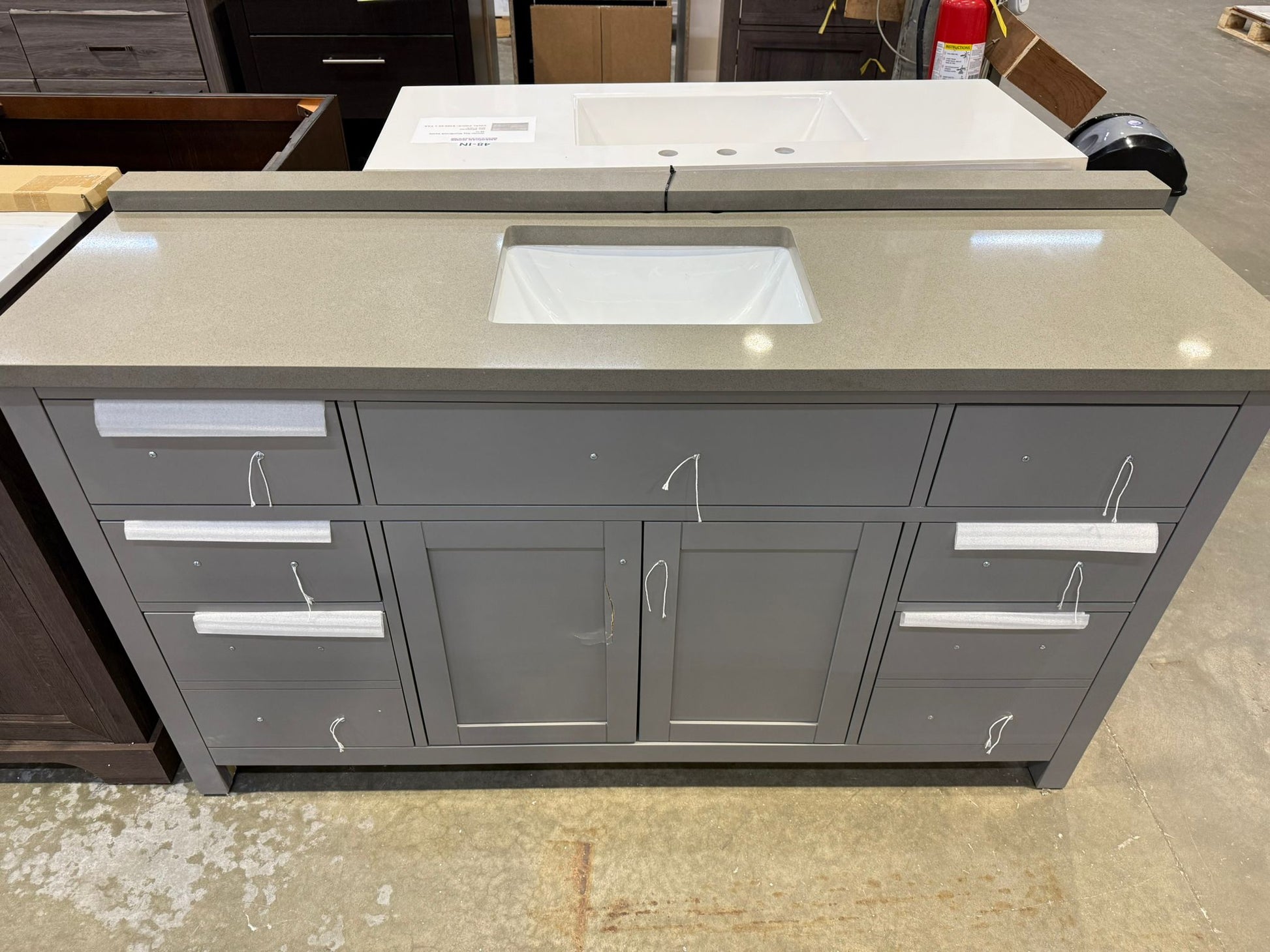 Virtu USA Caroline 60-in Cashmere Gray Undermount Single Sink Bathroom Vanity with Custom Quartz Top, MS-2060-CQTSQ-CG