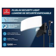 Globe 1200-Lumen 10.5-Watt Plug-in LED Outdoor Floodlight