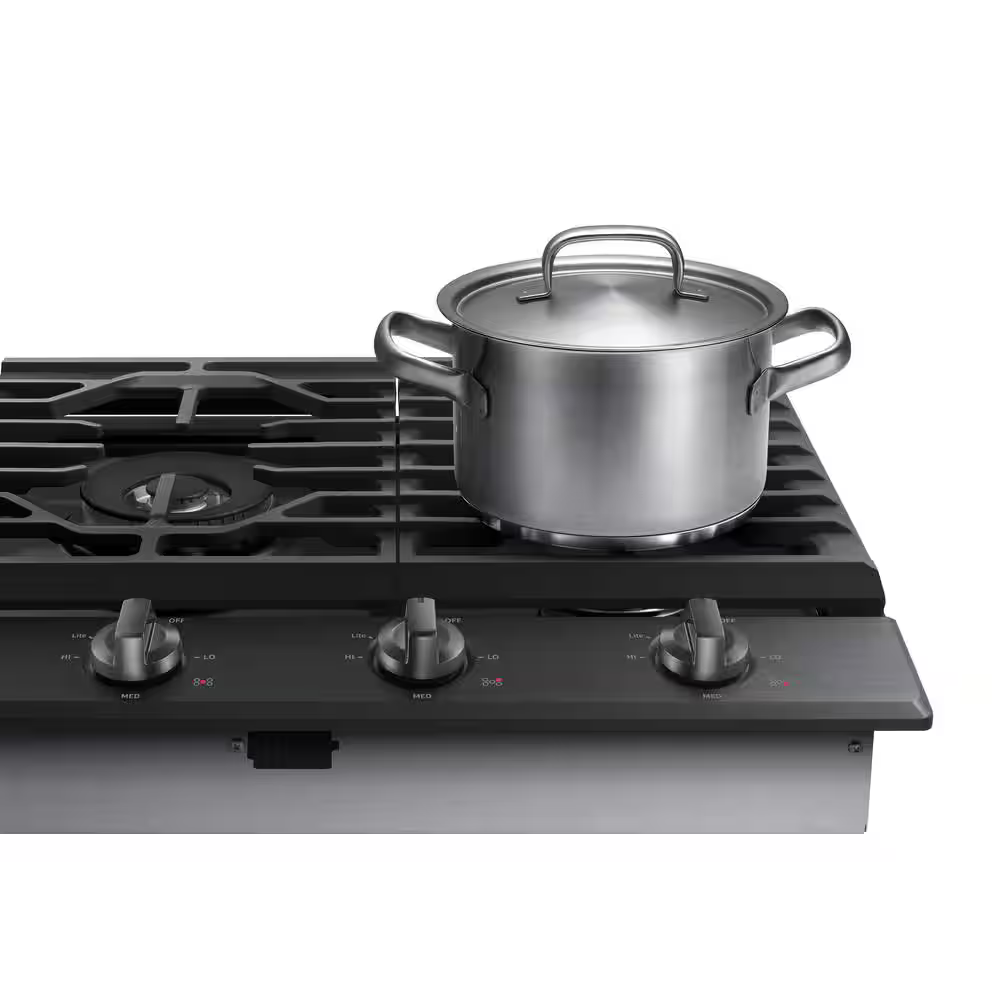 Samsung 36-in 5 burners Black Stainless Steel Gas Cooktop (Griddle Included), NA36N6555TG *JR2510, Retail: $1,849.00, FINAL PRICE: $799.99 + TAX