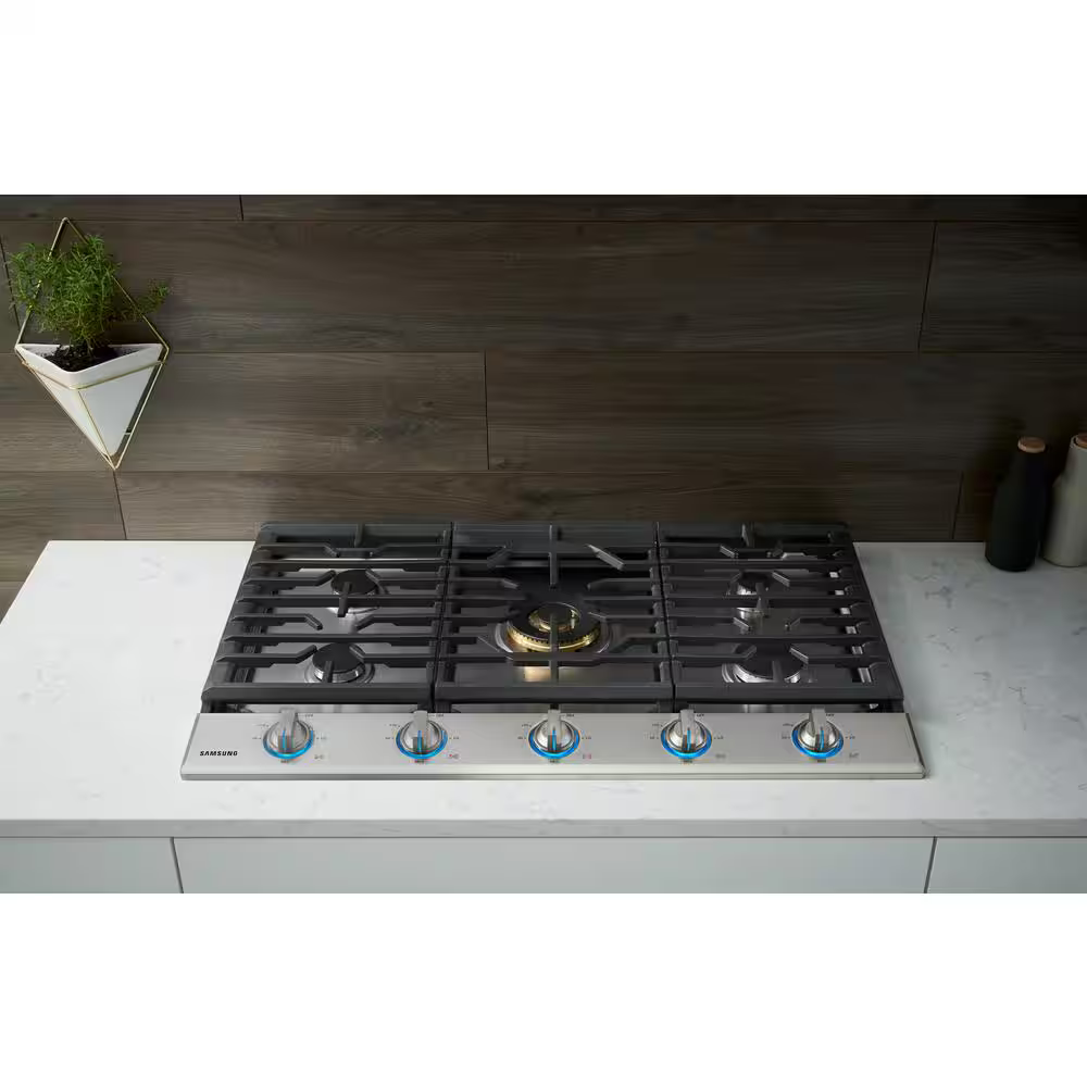 Samsung 36-in 5 Burners Stainless Steel Gas Cooktop (Griddle Included), NA36N7755TS/AA *JR2510, Retail: $1,949.00, FINAL PRICE: $899.99 + TAX